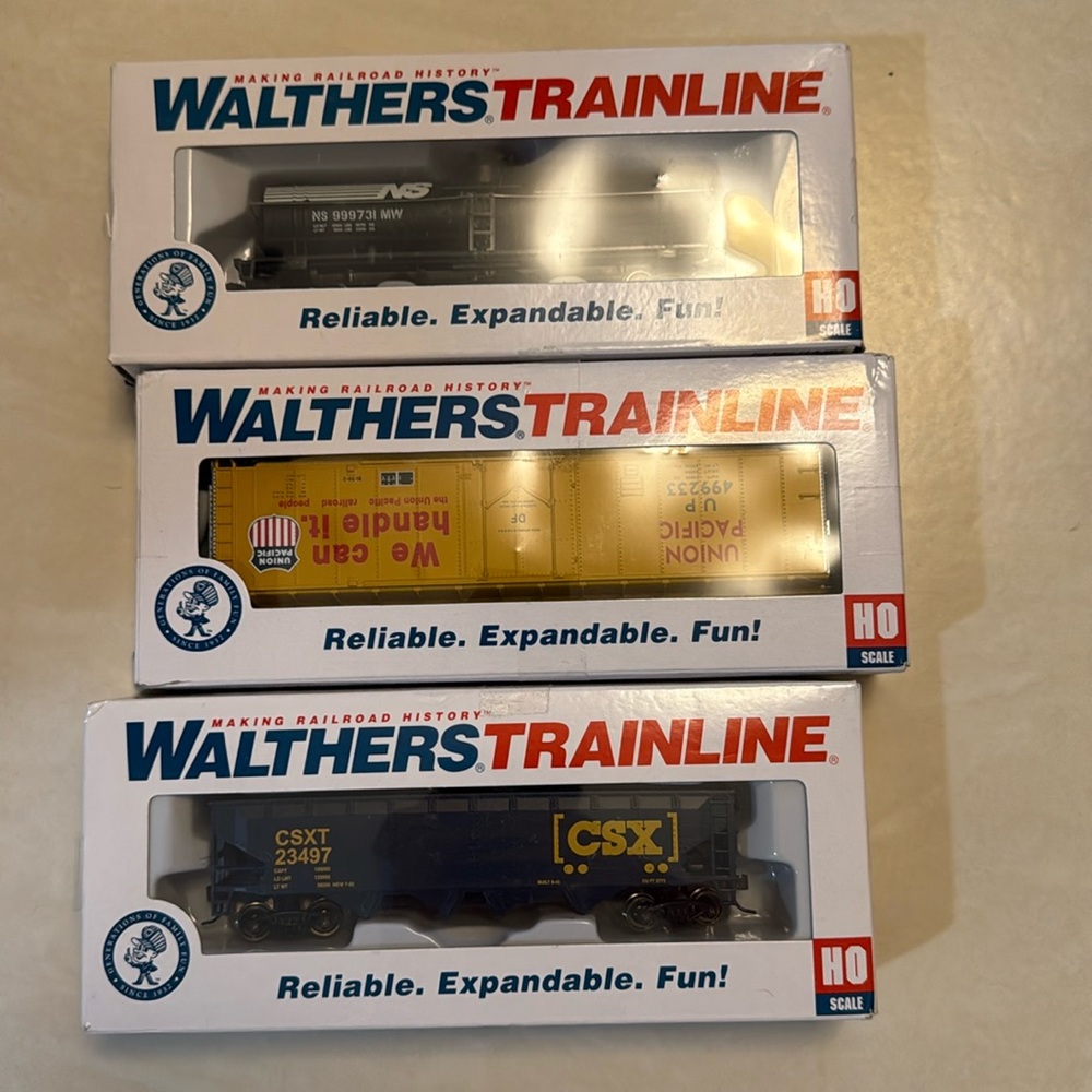 Walthers Trainline HO Scale Train Car Set (3)